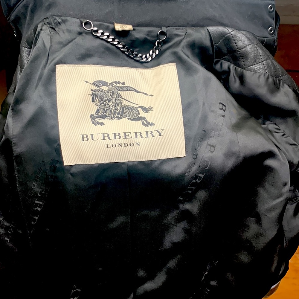 Burberry - Picture 2 of 2
